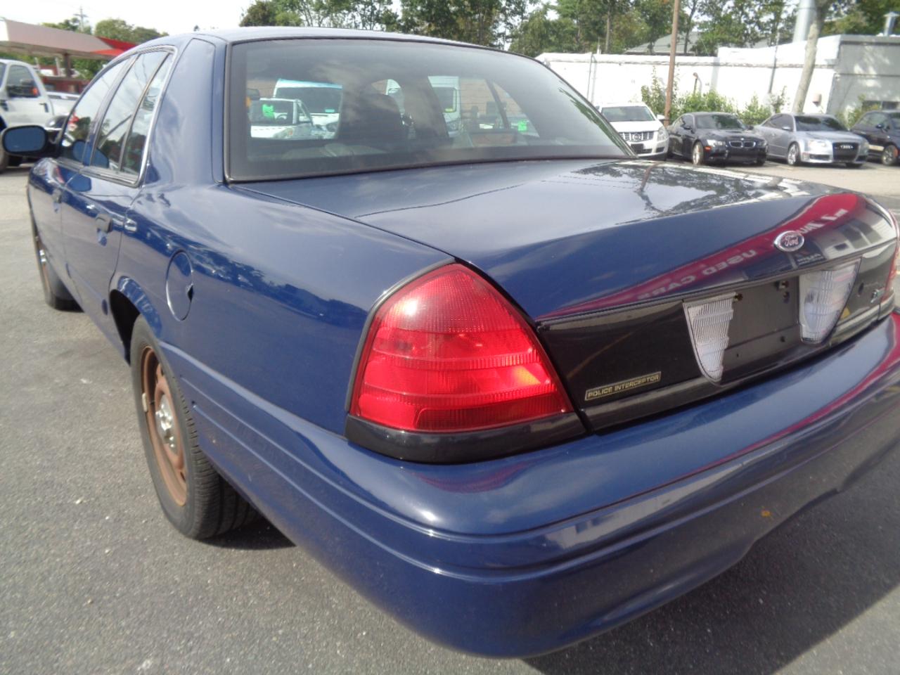 Ford Police Interceptor 4dr Sdn w/3.27 Axle 2010