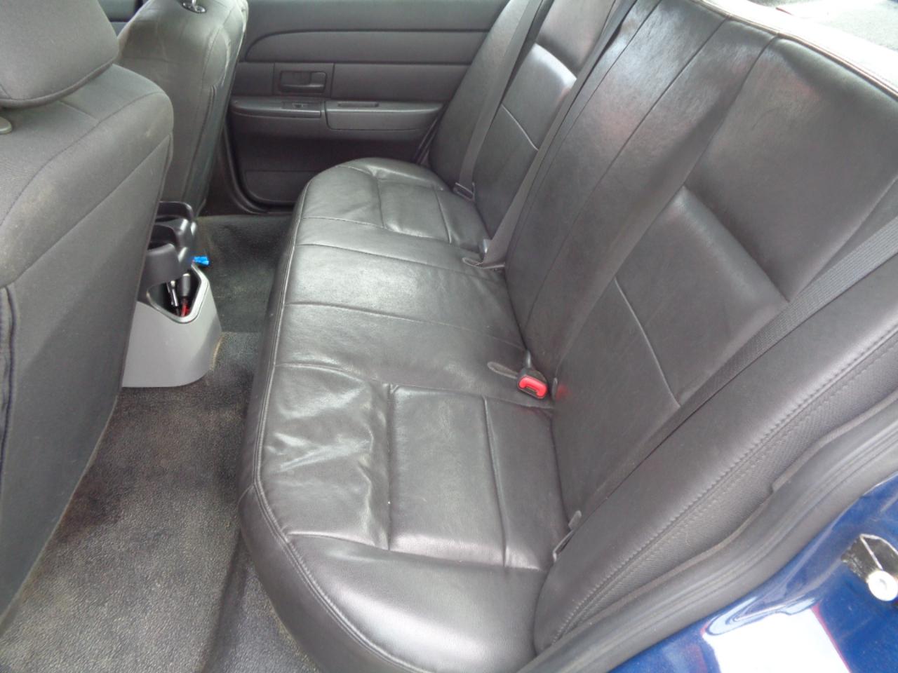 Ford Police Interceptor 4dr Sdn w/3.27 Axle 2010
