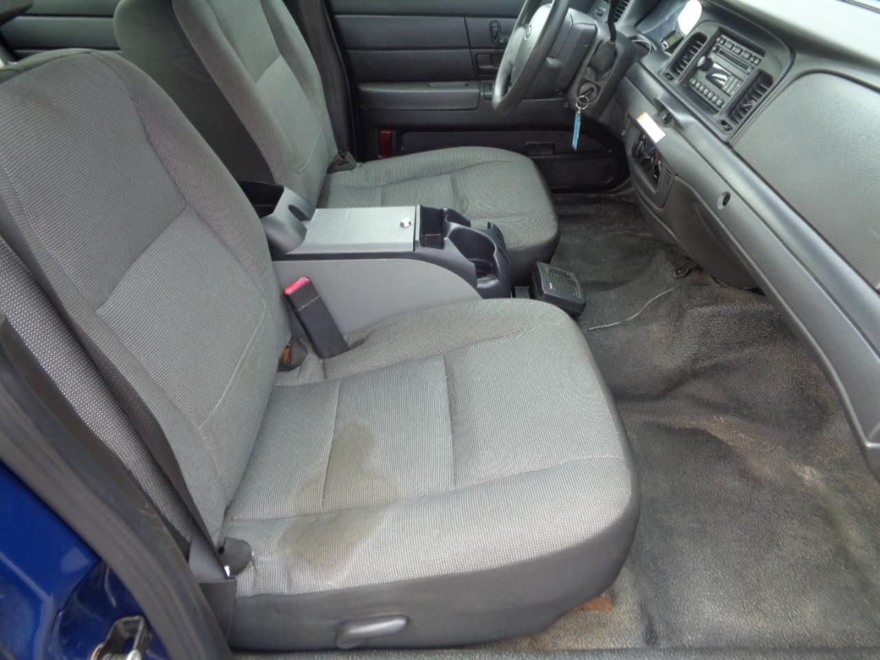 Ford Police Interceptor 4dr Sdn w/3.27 Axle 2010