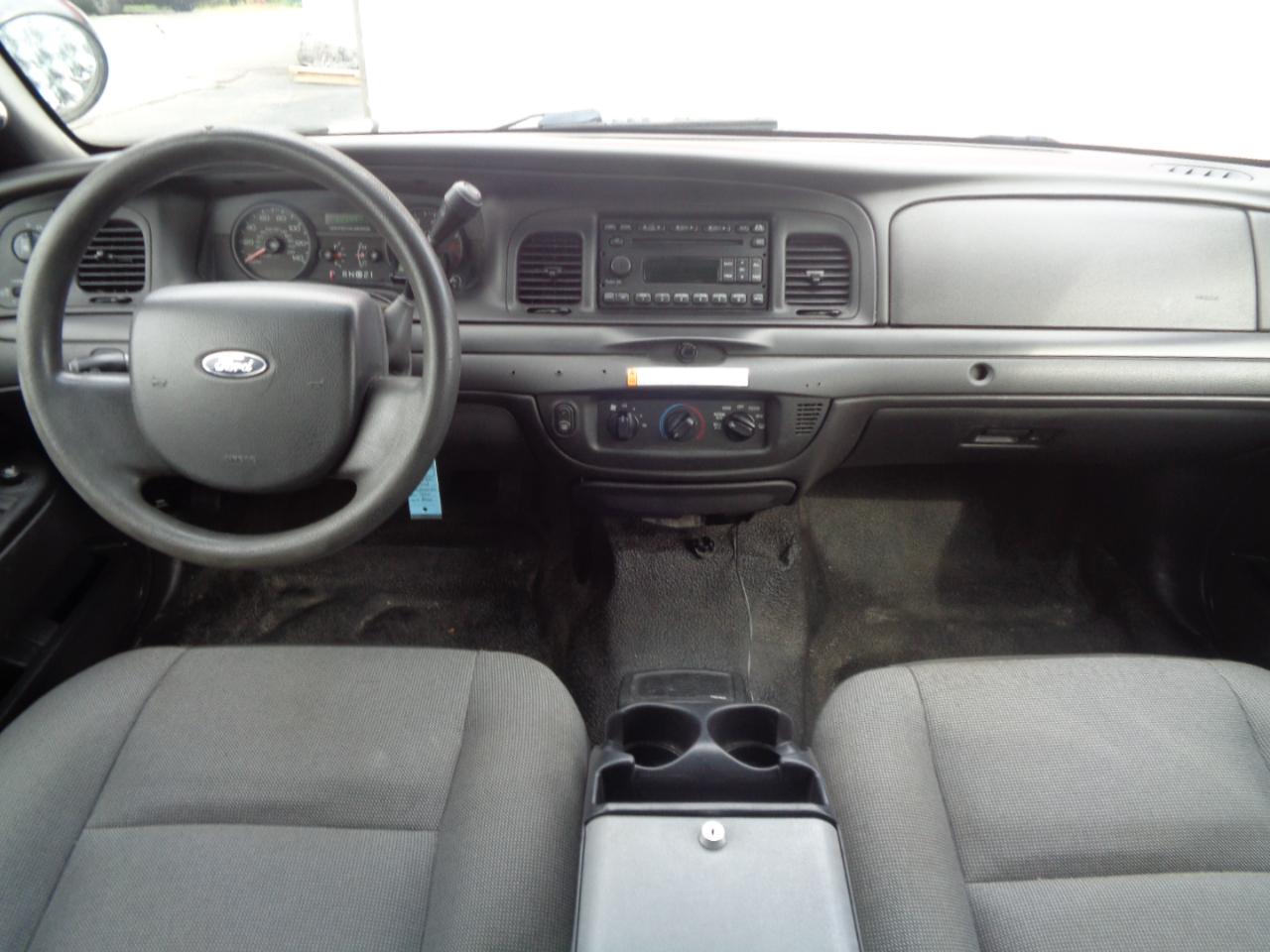 Ford Police Interceptor 4dr Sdn w/3.27 Axle 2010