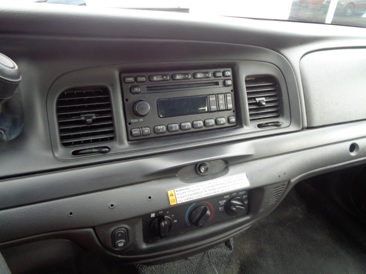 Ford Police Interceptor 4dr Sdn w/3.27 Axle 2010