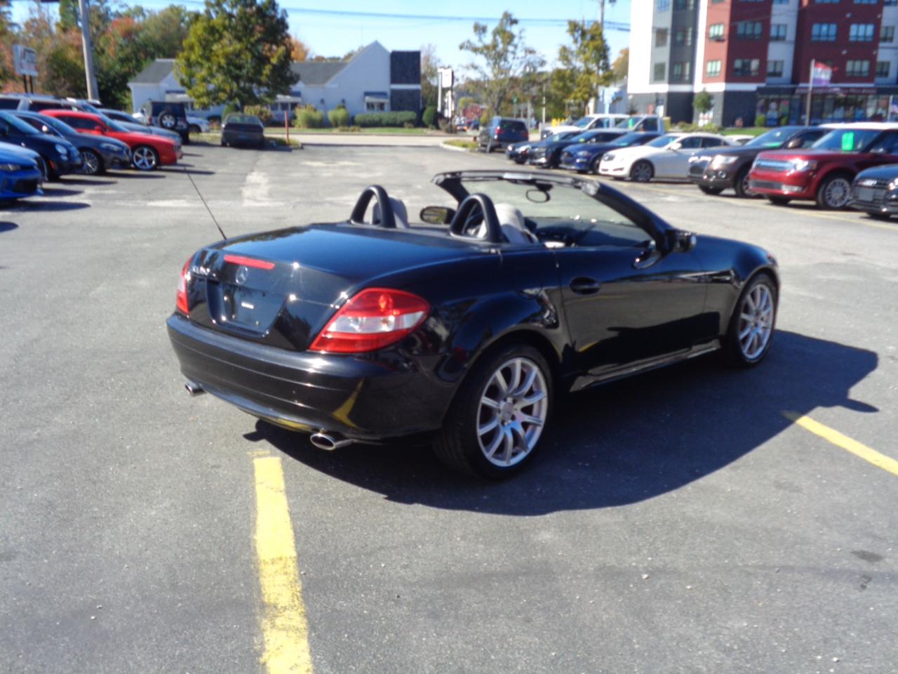 Mercedes-Benz SLK-Class Roadster 3.5L 2005