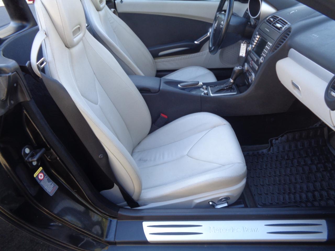 Mercedes-Benz SLK-Class Roadster 3.5L 2005
