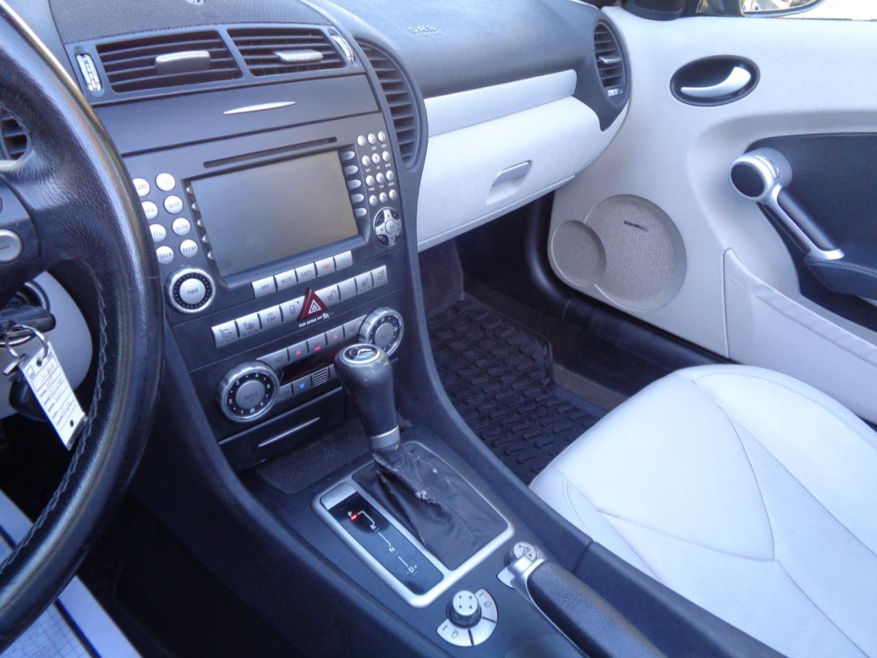 Mercedes-Benz SLK-Class Roadster 3.5L 2005
