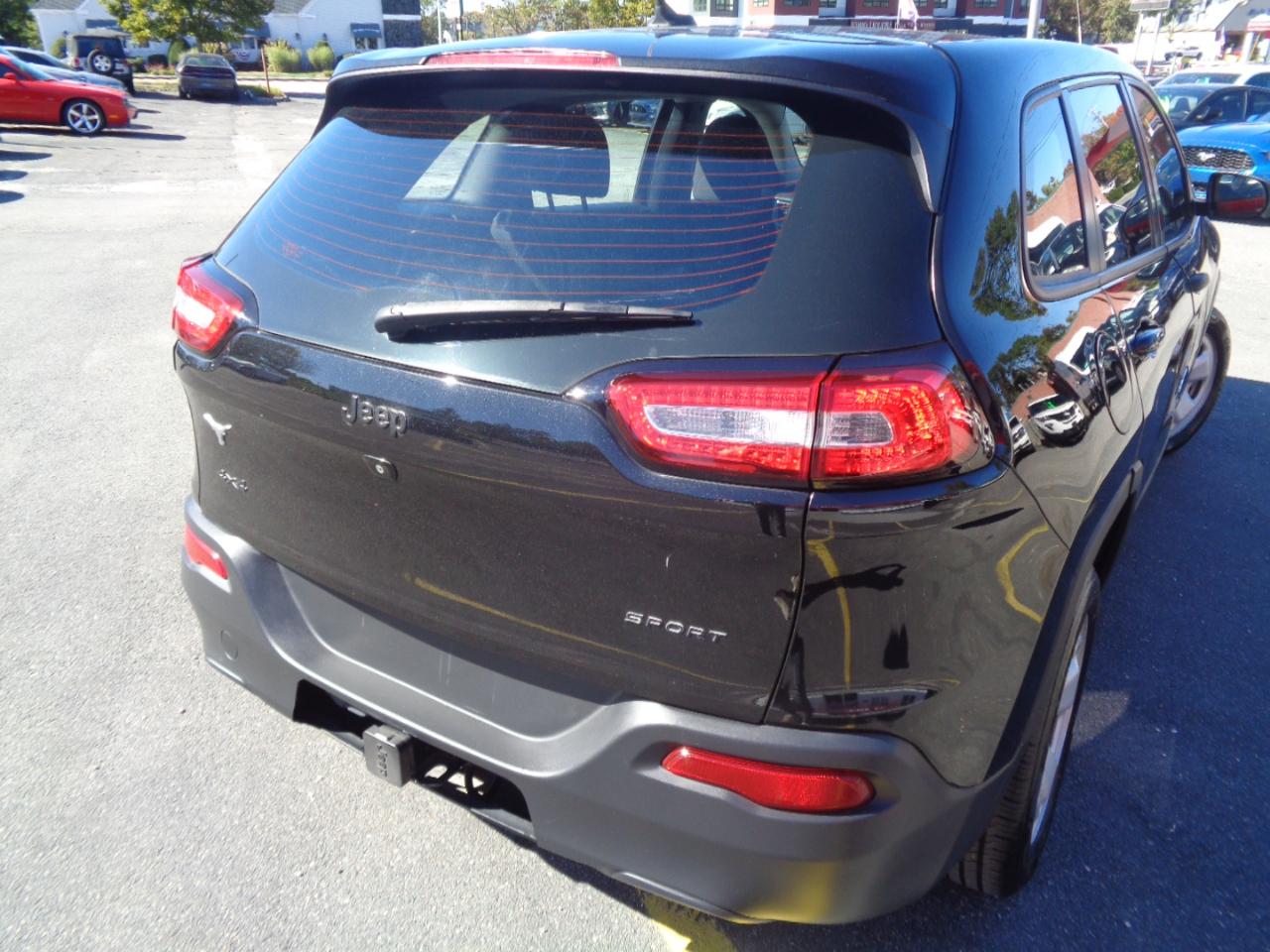 Jeep Cherokee FWD 4dr Sport 2015