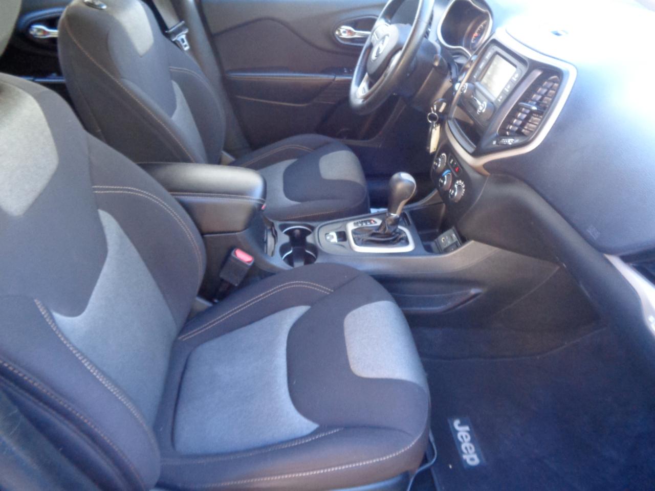 Jeep Cherokee FWD 4dr Sport 2015