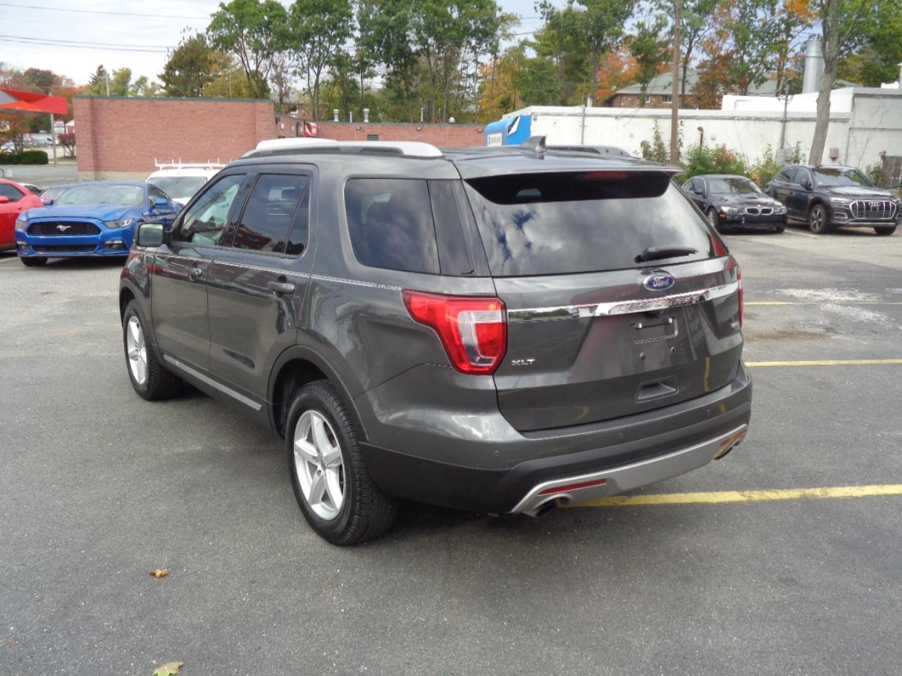 Ford Explorer XLT 4WD 2017