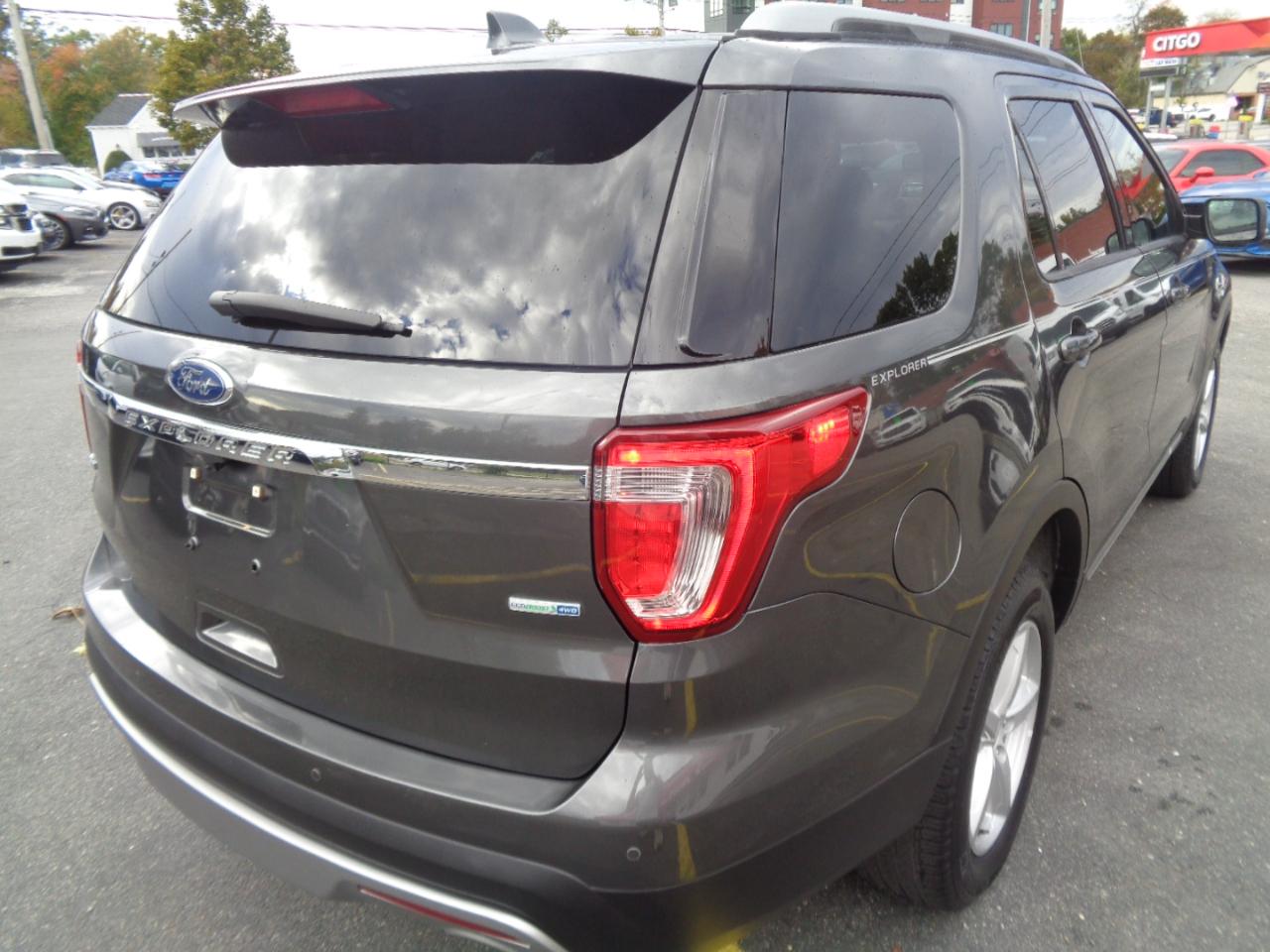 Ford Explorer XLT 4WD 2017