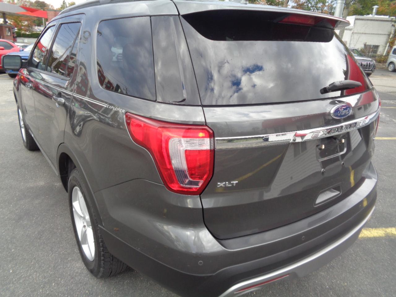 Ford Explorer XLT 4WD 2017