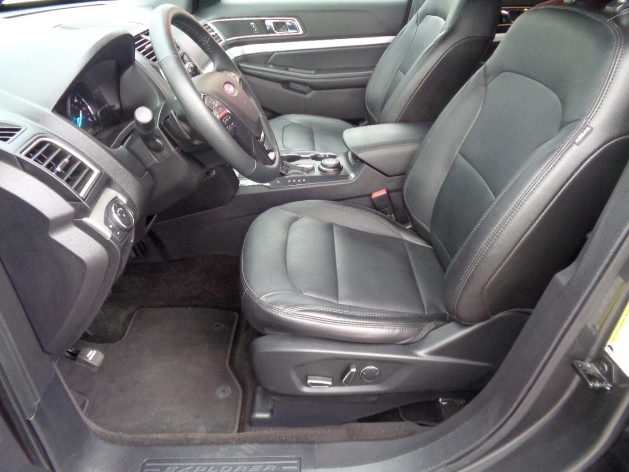 Ford Explorer XLT 4WD 2017