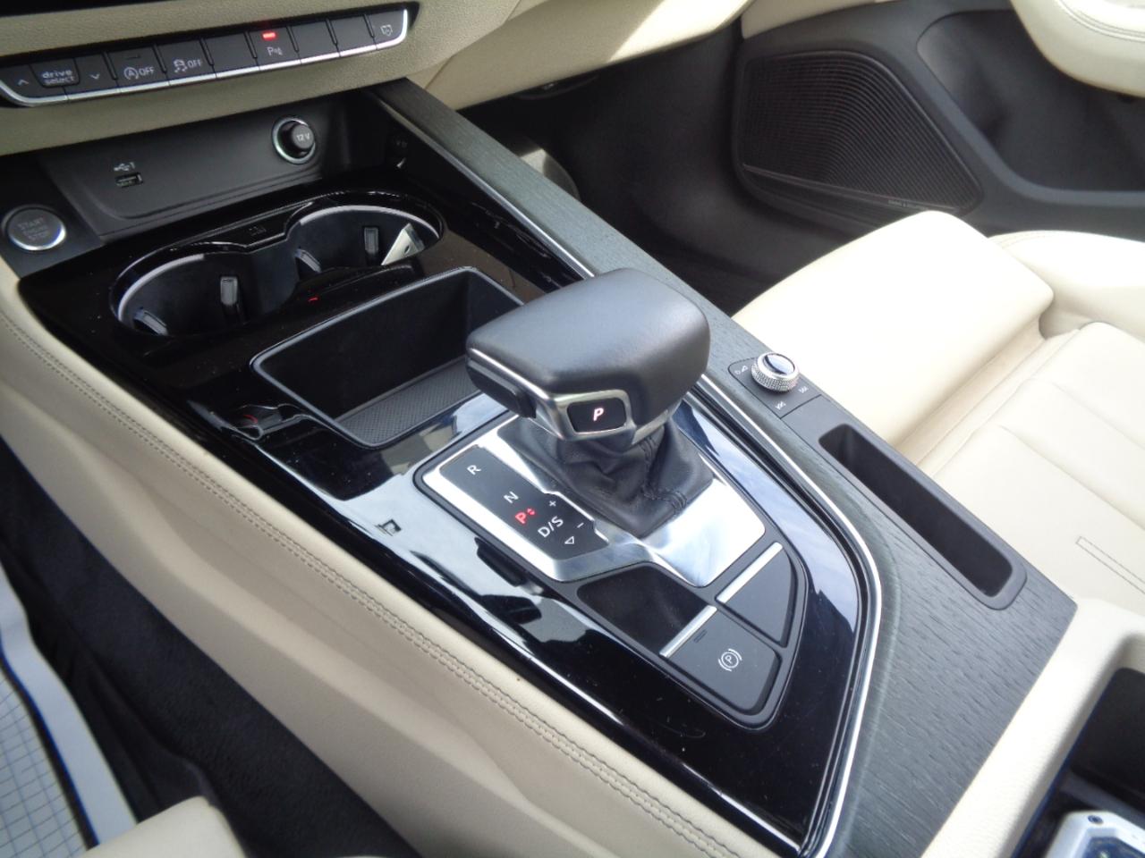Audi A4 Sedan S line Premium Plus 45 TFSI quattro 2021
