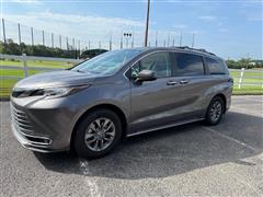 2022 Toyota Sienna 