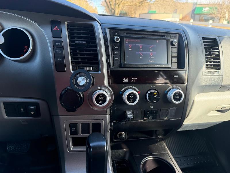 Toyota Sequoia SR5 5.7L 2WD 2016