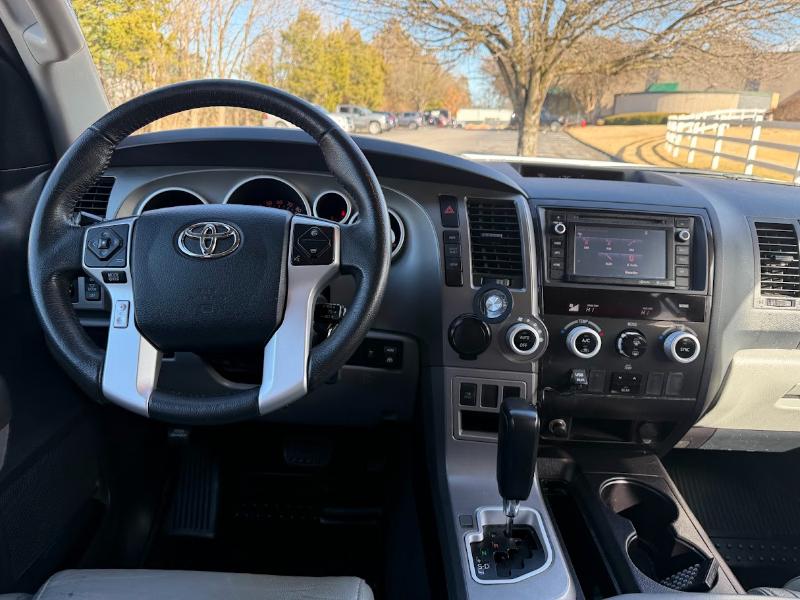 Toyota Sequoia SR5 5.7L 2WD 2016