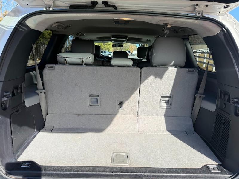 Toyota Sequoia SR5 5.7L 2WD 2016