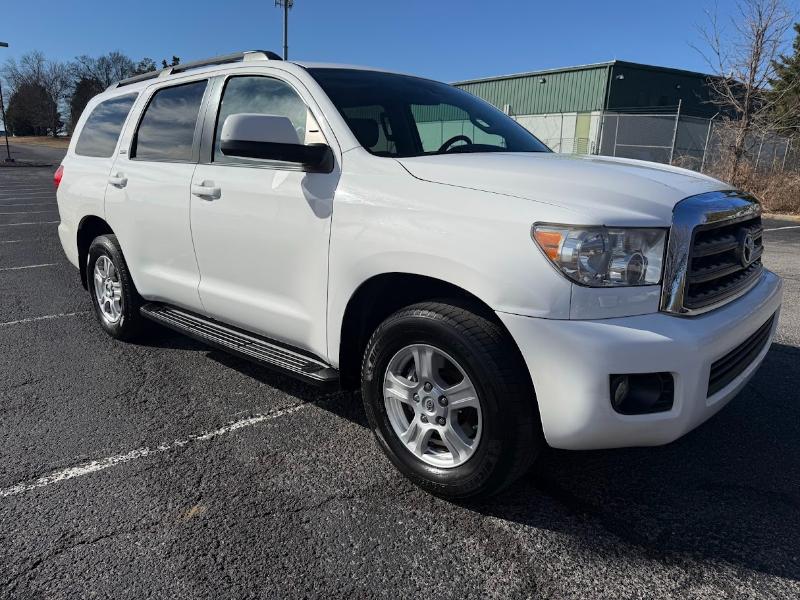 Toyota Sequoia SR5 5.7L 2WD 2016