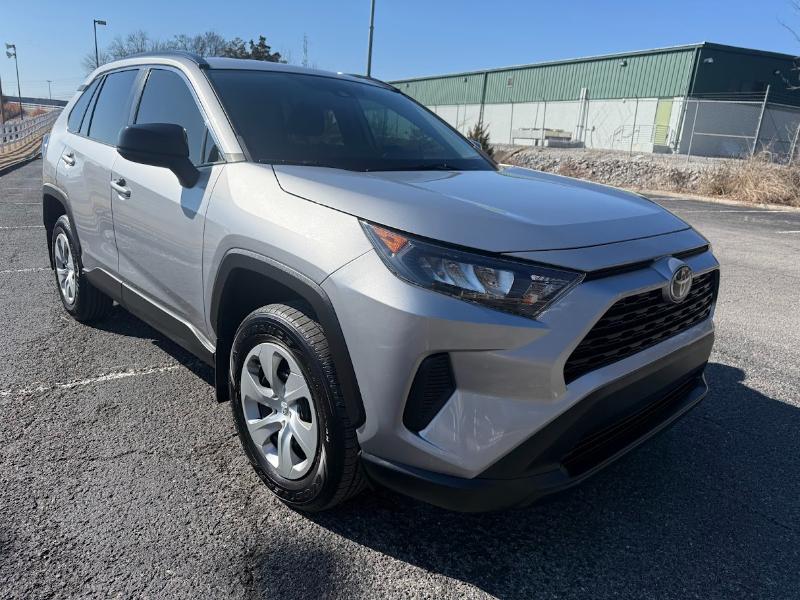 Toyota RAV4 LE 2020