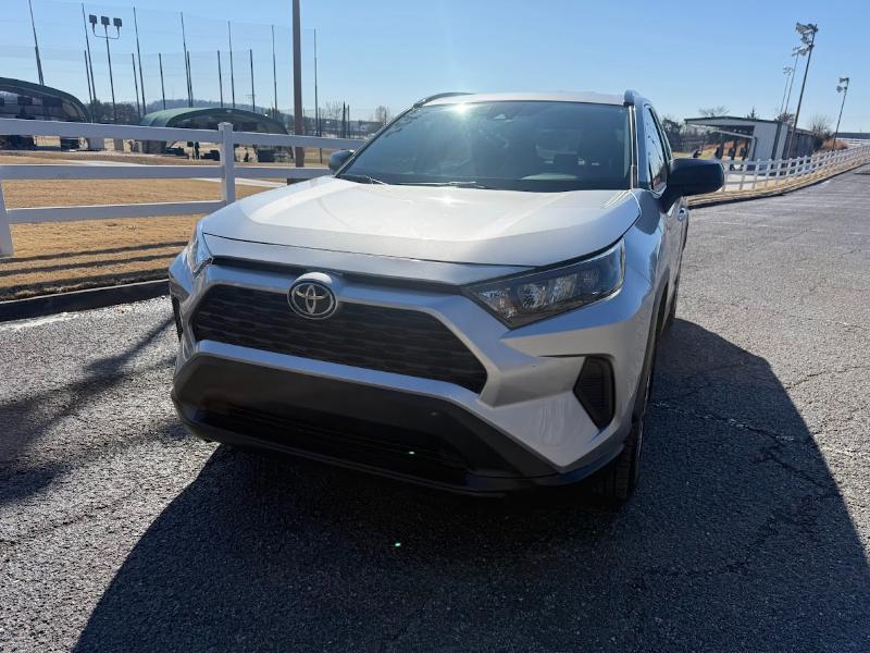Toyota RAV4 LE 2020