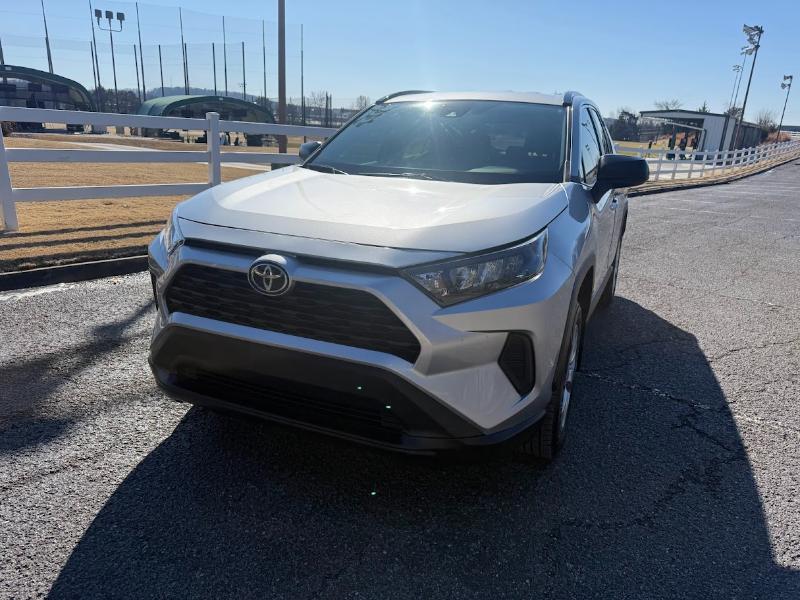 Toyota RAV4 LE 2020