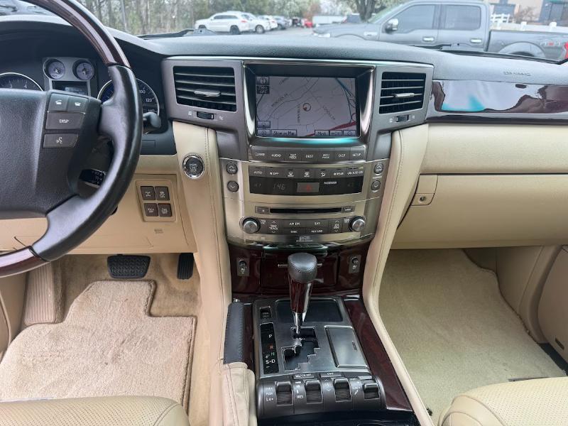 Lexus LX 570 Sport Utility 2011