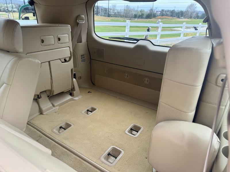 Lexus LX 570 Sport Utility 2011