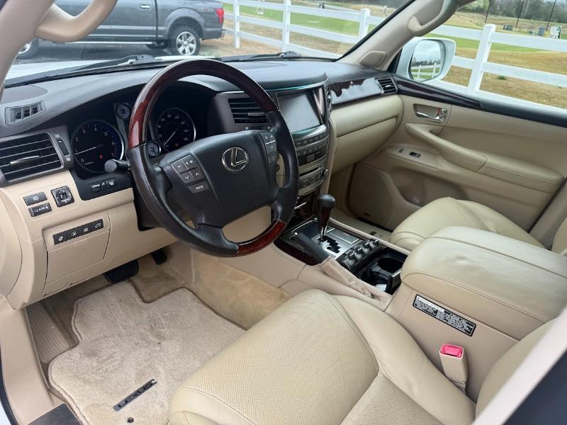 Lexus LX 570 Sport Utility 2011