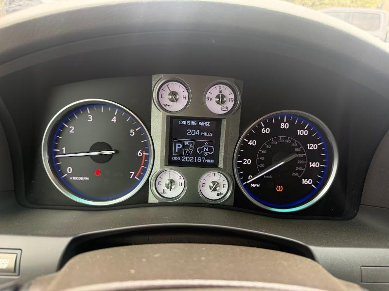 Lexus LX 570 Sport Utility 2011