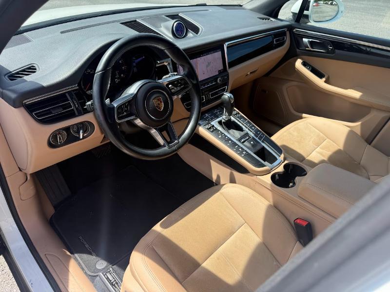 Porsche Macan Base 2021