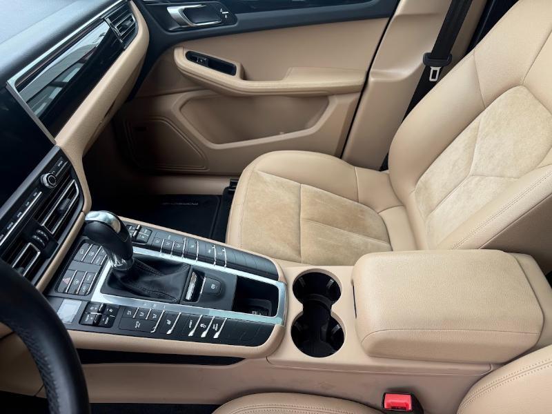 Porsche Macan Base 2021