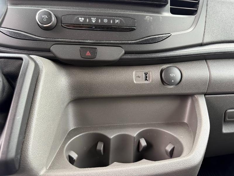 Ford Transit 250 Van 2026
