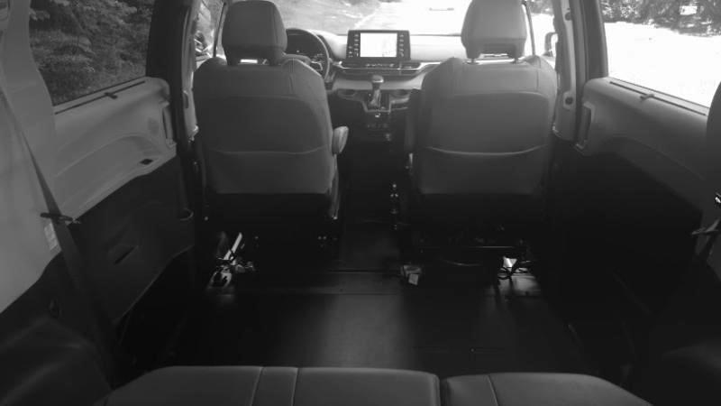 Toyota Sienna XLE 7-Passenger 2024