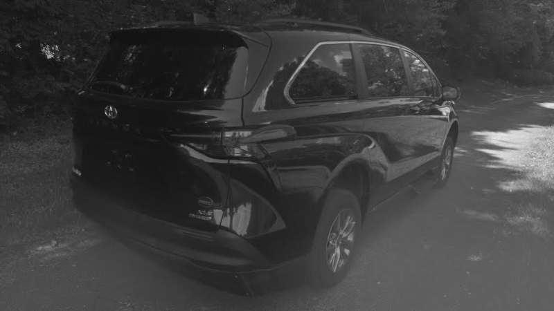 Toyota Sienna XLE 7-Passenger 2024
