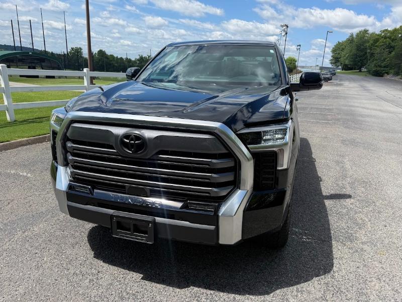 Toyota Tundra Limited CrewMax 4WD 2025