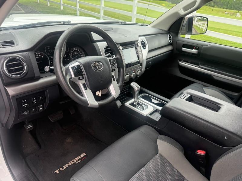 Toyota Tundra SR5 5.7L V8 FFV CrewMax 4WD 2018