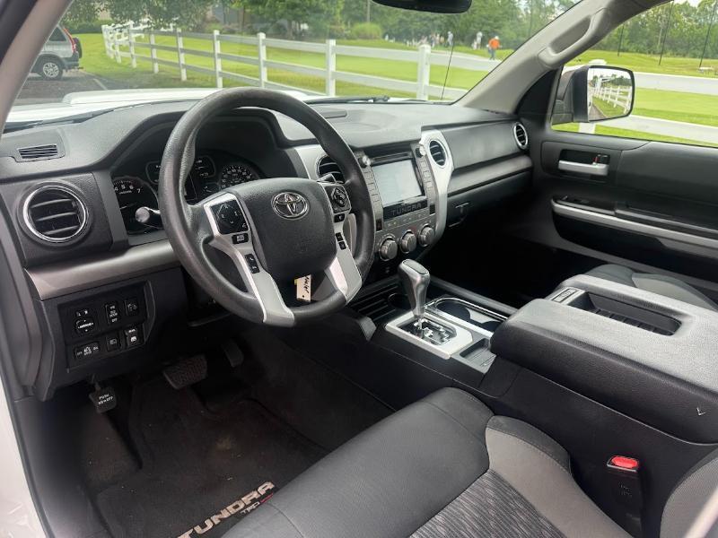 Toyota Tundra SR5 5.7L V8 FFV CrewMax 4WD 2018