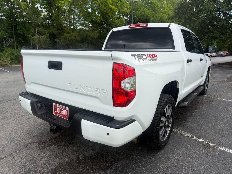 Toyota Tundra SR5 5.7L V8 FFV CrewMax 4WD 2018