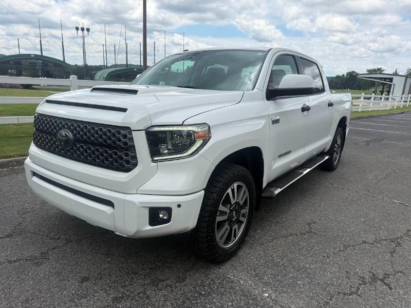 Toyota Tundra SR5 5.7L V8 FFV CrewMax 4WD 2018