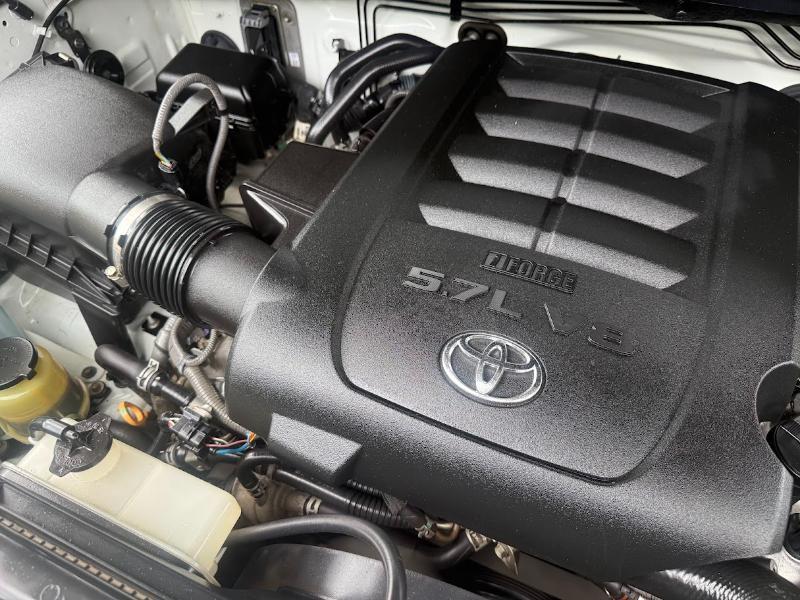 Toyota Tundra SR5 5.7L V8 FFV CrewMax 4WD 2018