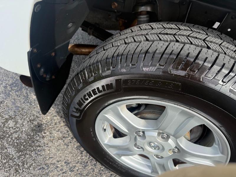 Toyota Tundra Tundra-Grade CrewMax 5.7L FFV 4WD 2012
