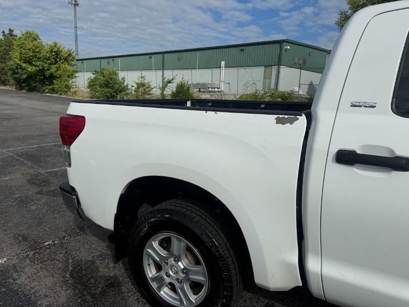 Toyota Tundra Tundra-Grade CrewMax 5.7L FFV 4WD 2012