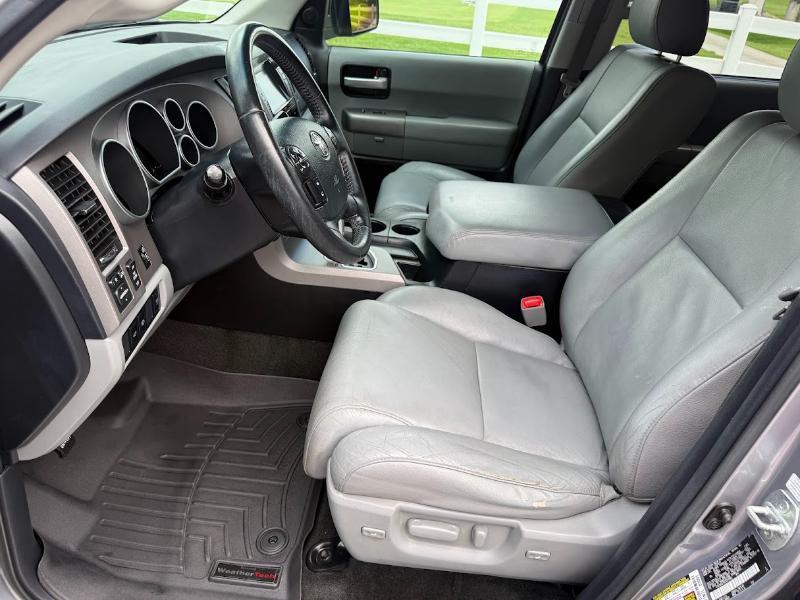 Toyota Sequoia Limited 4WD FFV 2012