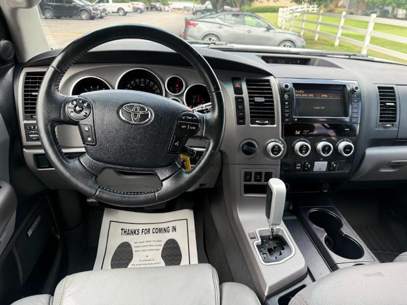 Toyota Sequoia Limited 4WD FFV 2012