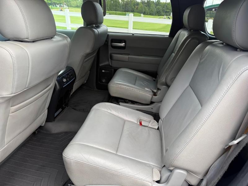 Toyota Sequoia Limited 4WD FFV 2012