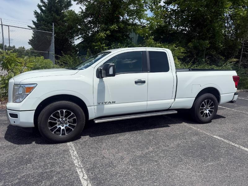 Nissan Titan SV King Cab 4WD 2024