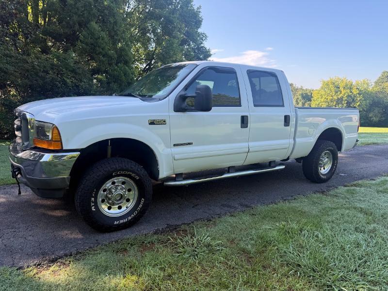 Ford F-250 SD XL Crew Cab Short Bed 4WD 2001