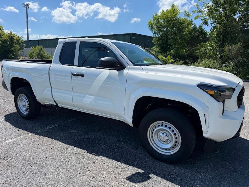 Toyota Tacoma SR5 Xtracab 2WD 2024