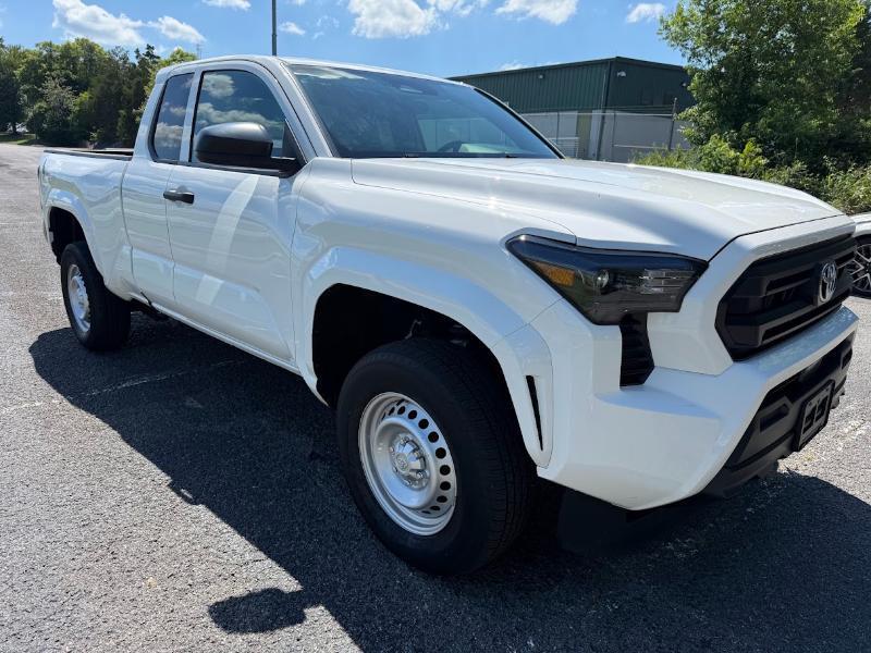 Toyota Tacoma SR5 Xtracab 2WD 2024