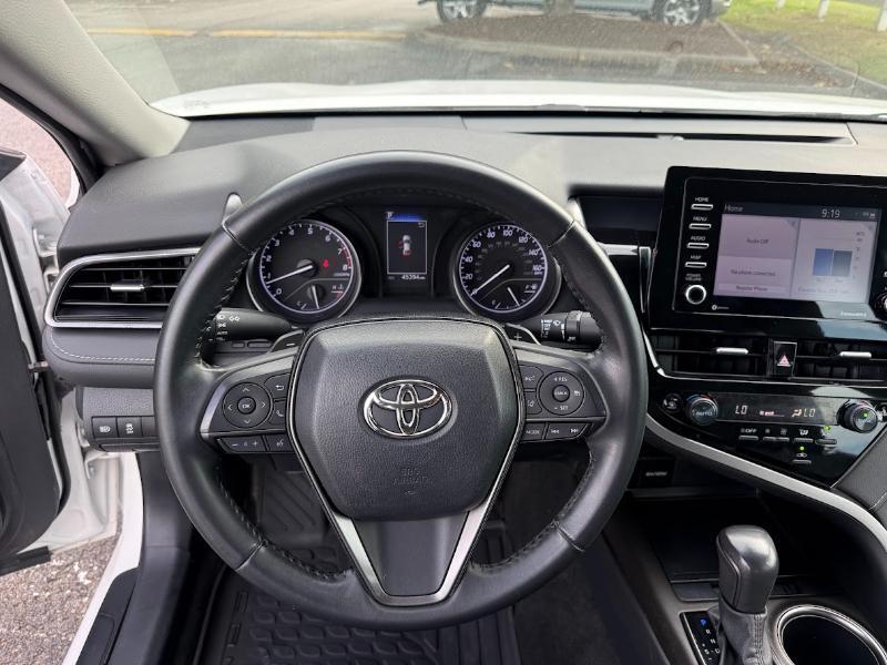 Toyota Camry SE 2023