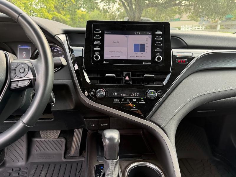 Toyota Camry SE 2023