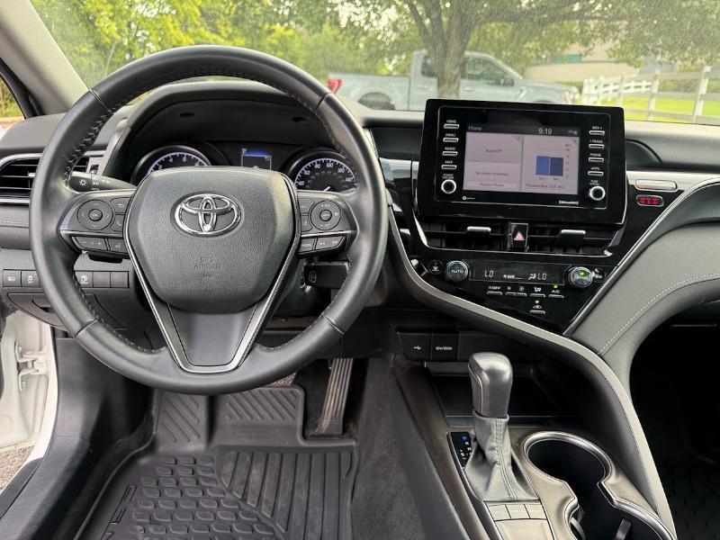 Toyota Camry SE 2023